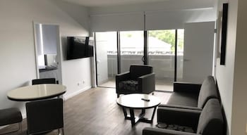 Quattro On Young - Yamba Accommodation 2