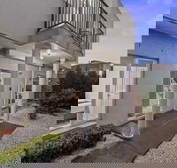 City Condo - Melbourne - Yamba Accommodation