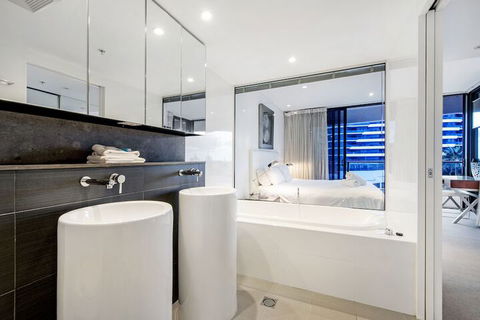 Oracle Boulevard - Private Apartments - Yamba Accommodation 5
