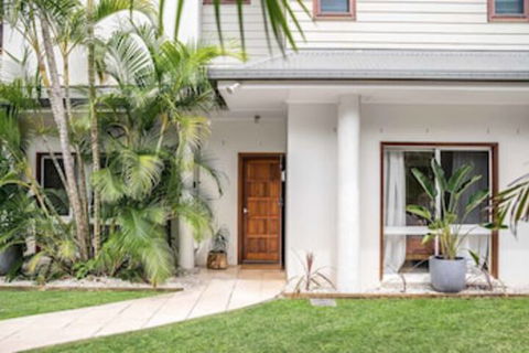 Baby Blue - Yamba Accommodation 0
