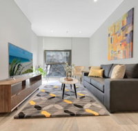 New Luxury Manhattan style in heart of CBD - Yamba Accommodation