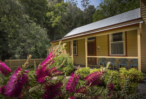 Creek Cottage - Yamba Accommodation 0