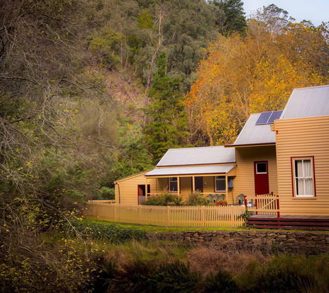 Creek Cottage - Yamba Accommodation 1