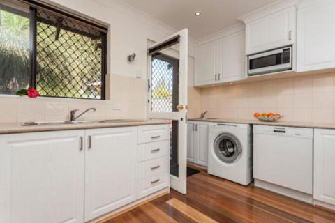 Attadale Excutive Villa - Yamba Accommodation 3