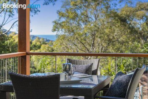 Avalon Tree House - Yamba Accommodation 7