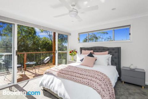 Avalon Tree House - Yamba Accommodation 6