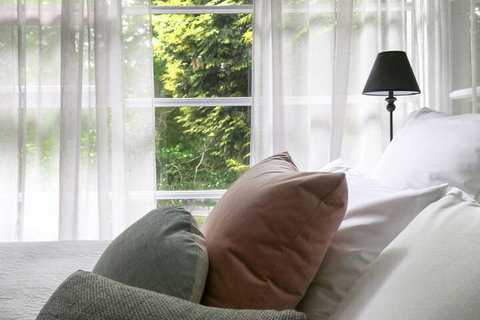 Morton Brae Luxury Cottage Sassafras - Yamba Accommodation 2