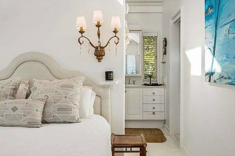 Your Luxury Escape - The White House - Yamba Accommodation 6