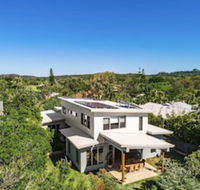 Shore Beats Work - Yamba Accommodation