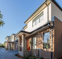 AUJOY 4 Bed Townhouse Burwood 2 - Yamba Accommodation