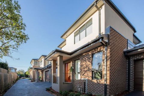 AUJOY 4 Bed Townhouse Burwood 2 - Yamba Accommodation 0