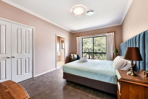 Ironstone Estate - Yamba Accommodation 5