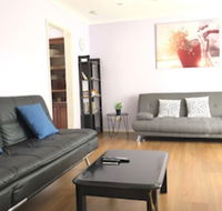 Canberra Entire House 3 Bedroom - Yamba Accommodation