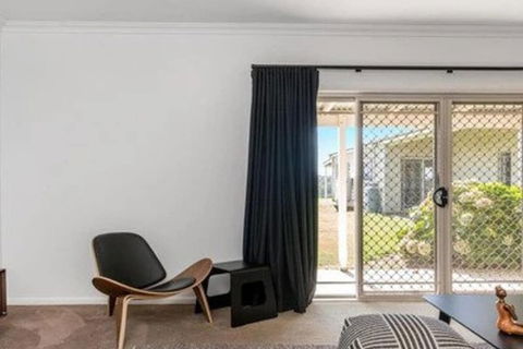 Your Luxury Escape Byron Sunset Breeze - Yamba Accommodation 6