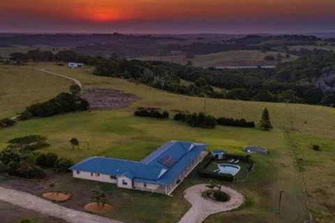 Your Luxury Escape Byron Sunset Breeze - Yamba Accommodation 2