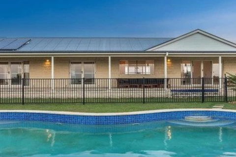 Your Luxury Escape Byron Sunset Breeze - Yamba Accommodation 3