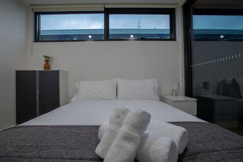 106 Modern Prestige 3 Storey New Establishment - Yamba Accommodation 3
