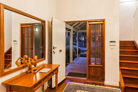 Beachfront House - Yamba Accommodation 3
