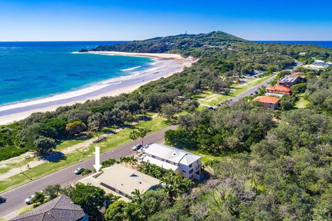 Your Luxury Escape - Karinya At Surfside - Yamba Accommodation 1