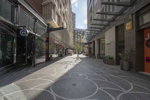 Modern Apartment In Darling Harbour - Yamba Accommodation 3