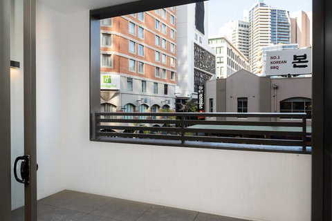 Modern Apartment In Darling Harbour - Yamba Accommodation 7