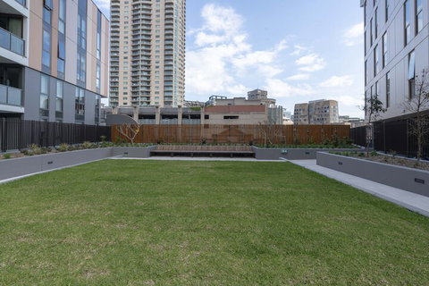 Modern Apartment In Darling Harbour - Yamba Accommodation 1