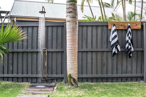A PERFECT STAY - 3 Salty Sisters - Yamba Accommodation 3
