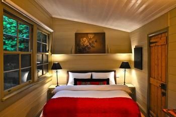 Acorn & Chestnut Hepburn Springs - Yamba Accommodation 1