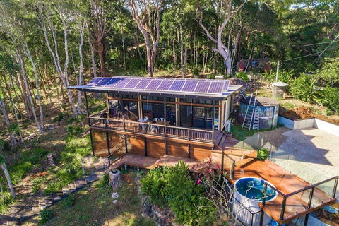A PERFECT STAY - Ourmuli Cabin - Yamba Accommodation 2