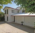 8 Springfield Avenue Pet Friendly Linen Included - Yamba Accommodation