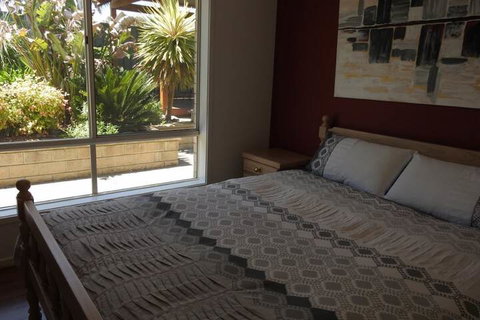 Sanctuary In The Valley - Yamba Accommodation 7