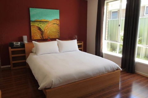 Sanctuary In The Valley - Yamba Accommodation 6