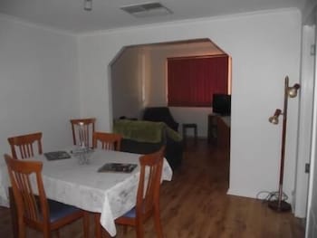Aly's Cottage - Yamba Accommodation 1