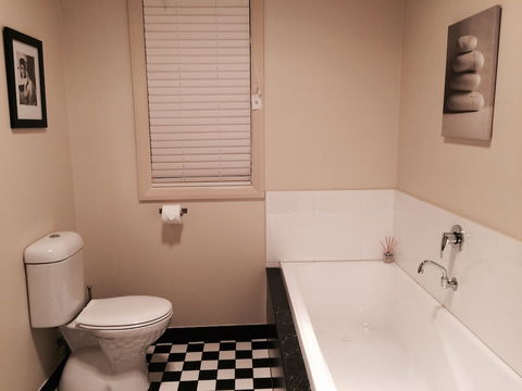 Lotte's Cottage - Yamba Accommodation 4