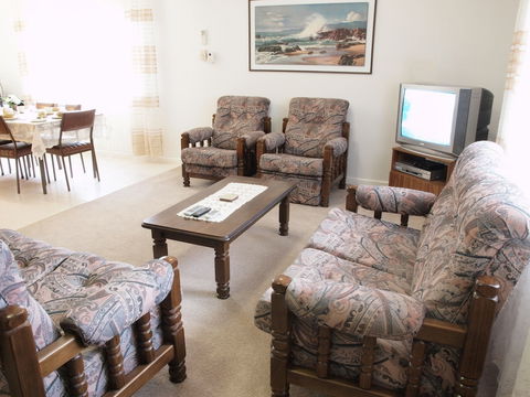 Capon Cottage - Yamba Accommodation 5