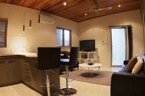 Mia Mia Executive Apartments - Yamba Accommodation 2