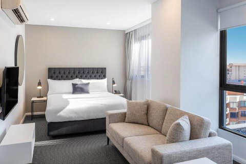 Meriton Suites Kent Street, Sydney - Yamba Accommodation 6