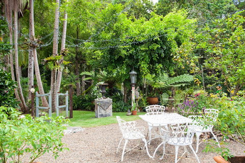 Noosa Valley Manor B&B Retreat - Yamba Accommodation 0
