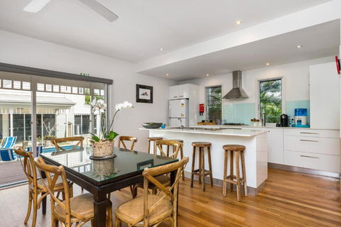 Aaman & Cinta Luxury Villas - Yamba Accommodation 4
