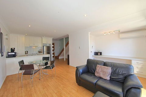 Alexandra Apartments - Yamba Accommodation 2