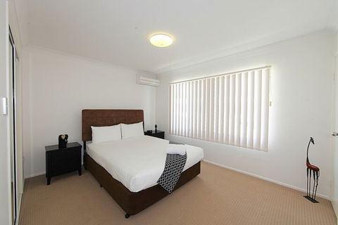 Alexandra Apartments - Yamba Accommodation 7