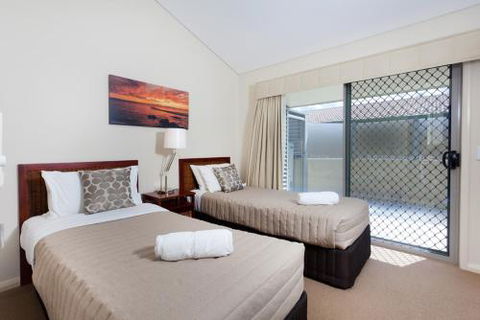 Pipis On The Beach - Yamba Accommodation 1