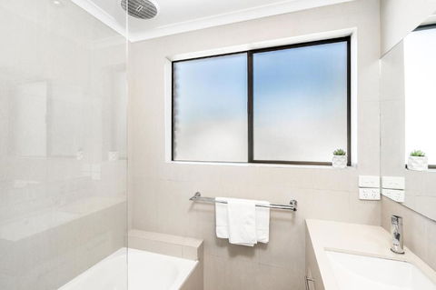 Balcony On Lawson - Yamba Accommodation 4