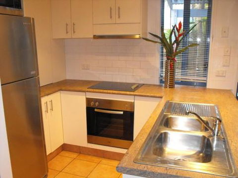 Belongil Beach Apartment - Yamba Accommodation 2