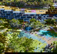 The Oasis Apartments and Treetop Houses - Yamba Accommodation