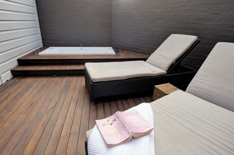 BEACH BAY BEE PET FRIENDLY - Yamba Accommodation 4