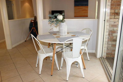 FRANGIPANI BEACH HOUSE PET FRIENDLY 22 Belbourie Cres Boomerang Beach - Yamba Accommodation 3