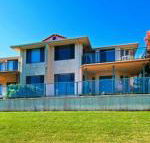 Dolphins 2 7 Commodore Crescent - Yamba Accommodation
