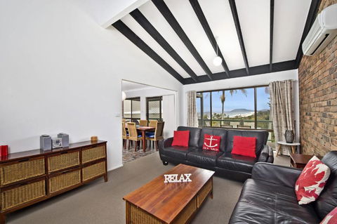 Relax At Lighthouse 4 Lighthouse Road - Yamba Accommodation 2