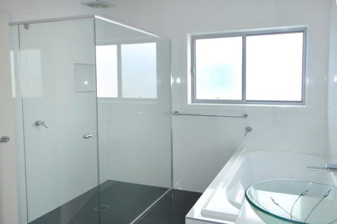 4 / 84 The Anchorage - Yamba Accommodation 3